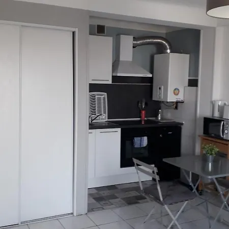 Apartment D'anjou - Grand Avec Balcon Et Parking Privatif *