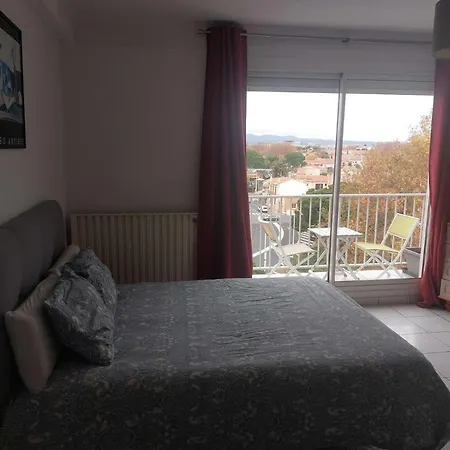 Apartment D'anjou - Grand Avec Balcon Et Parking Privatif *