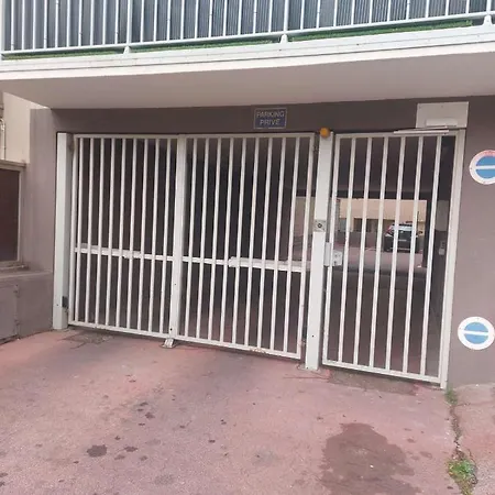 D'anjou - Grand Avec Clim, Balcon Et Parking Privatif Apartment *
